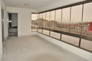 Cam Balkon